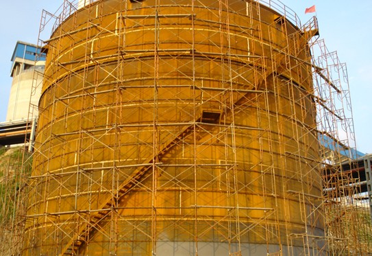 “門式腳手架,搭建有序，忙中不亂”