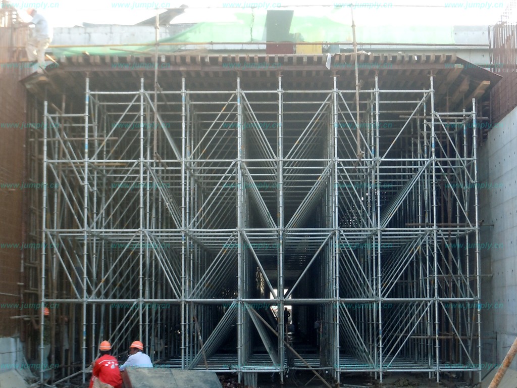 “承插型盤扣式腳手架，搭建好助手，效率有保障”